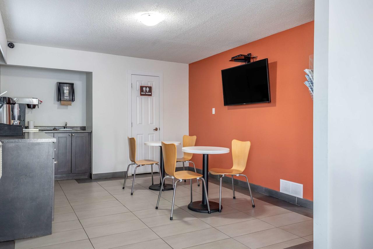 Motel 6-Fort Nelson, Bc Экстерьер фото