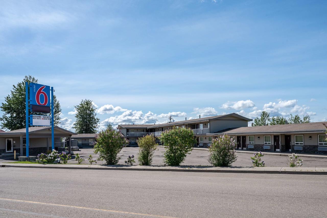 Motel 6-Fort Nelson, Bc Экстерьер фото