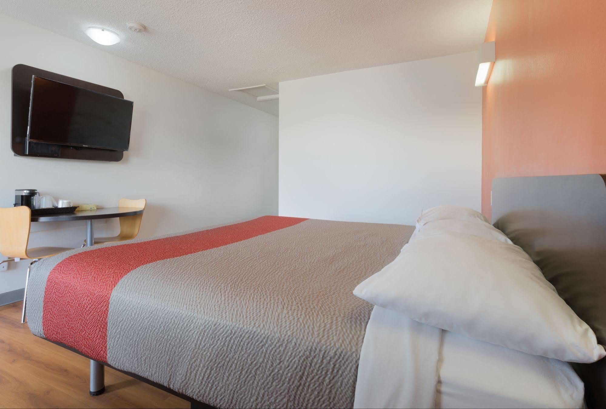 Motel 6-Fort Nelson, Bc Экстерьер фото